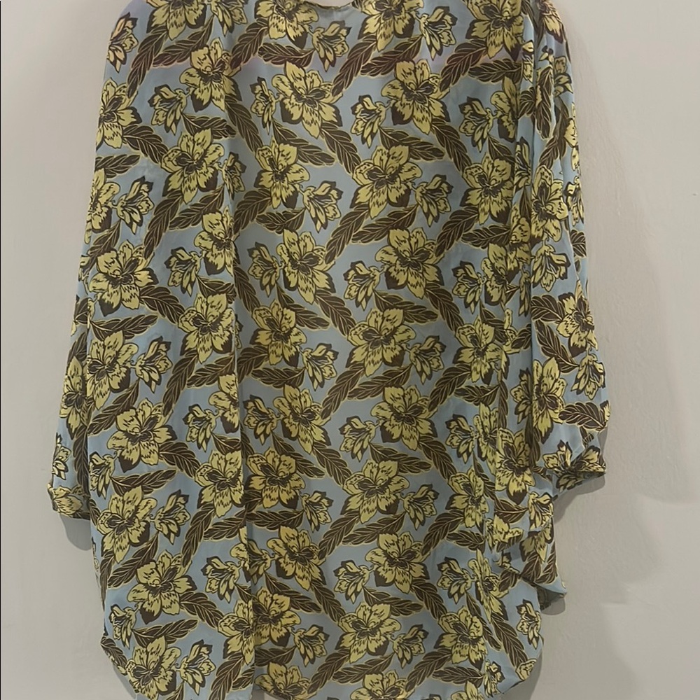 Floral Sheer Women's Top - Picture 5 of 6